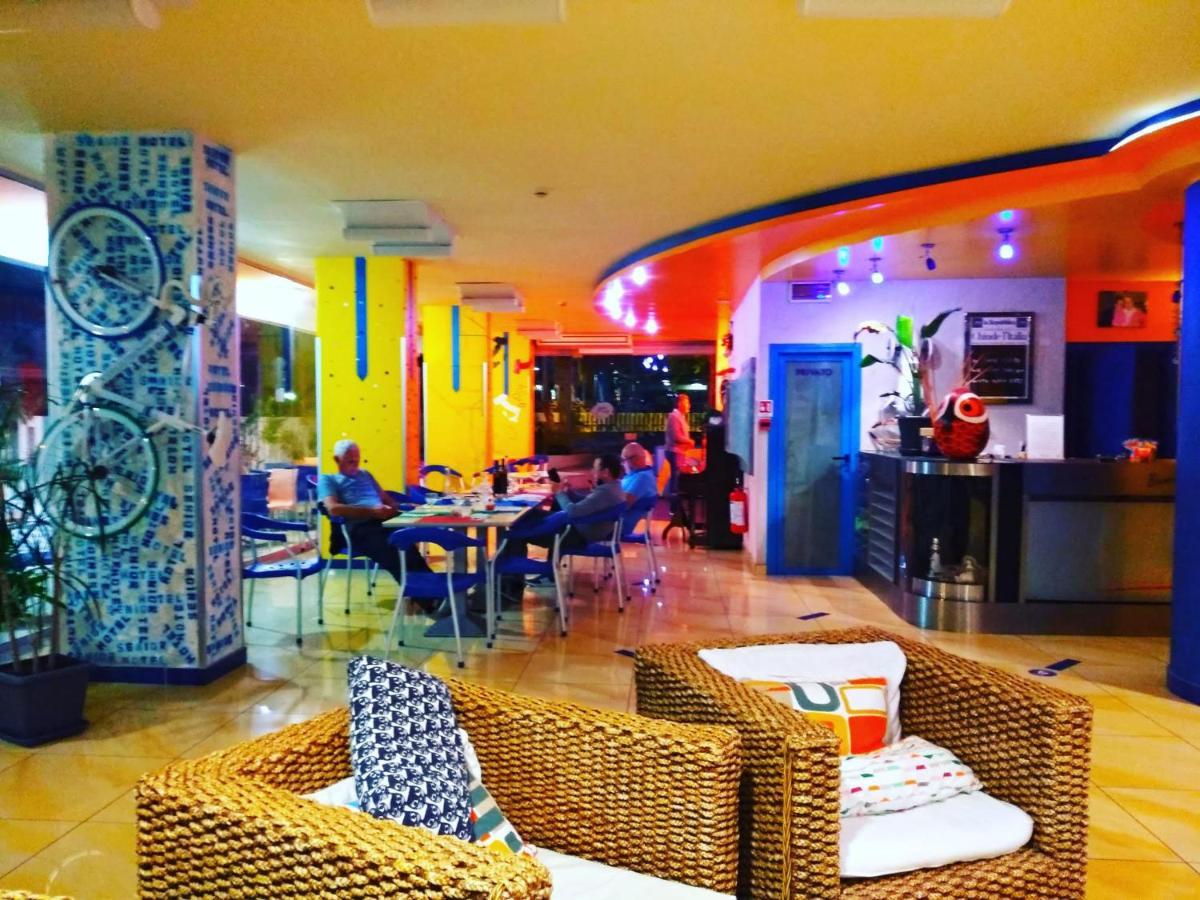 Hotel Senior Cattolica Exteriör bild