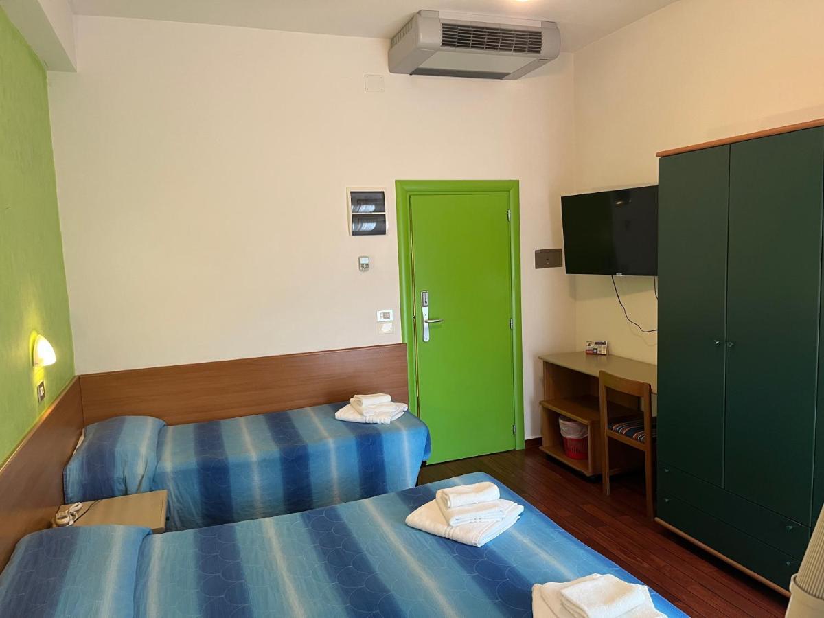 Hotel Senior Cattolica Exteriör bild
